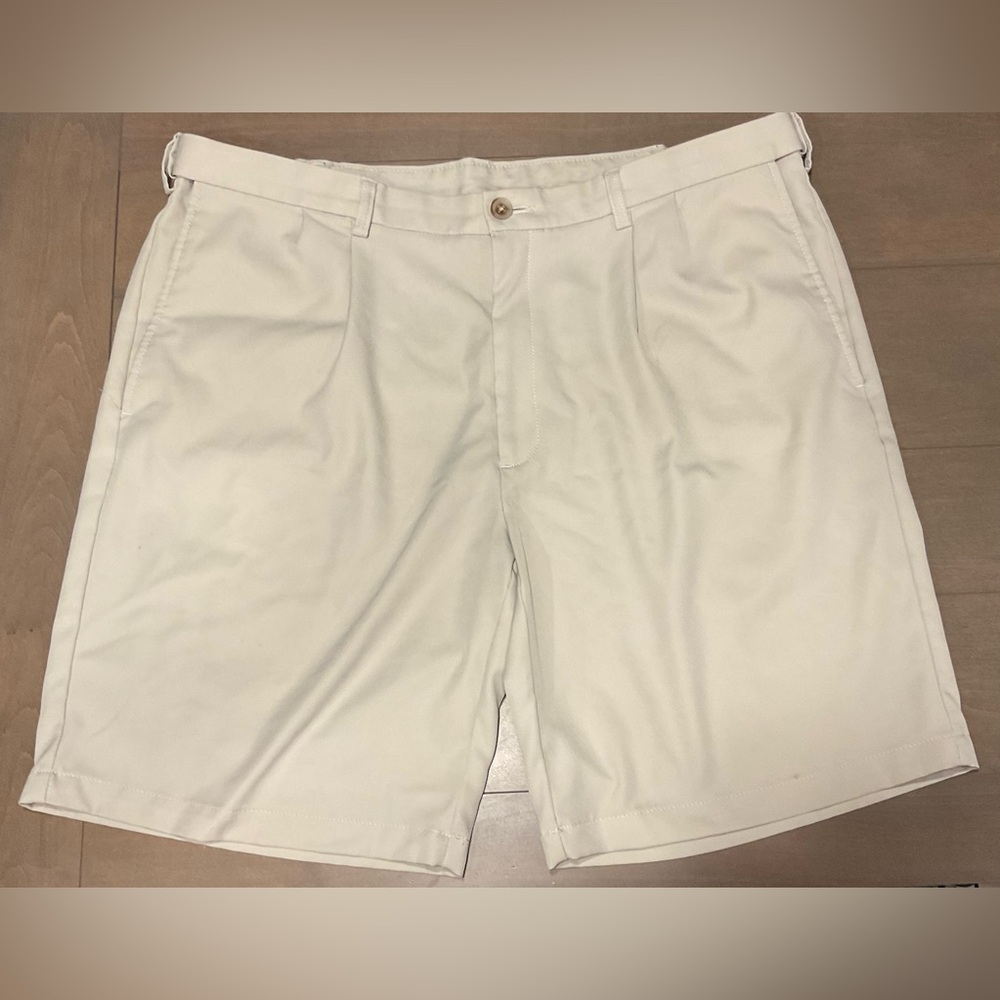 Cool 18 Pro Mens Beige Polyester Pleated Front Shorts Size 40
